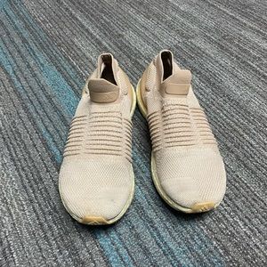 Adidas ultra boost continental torsion system sneakers slip on shoes Women’s 7.5